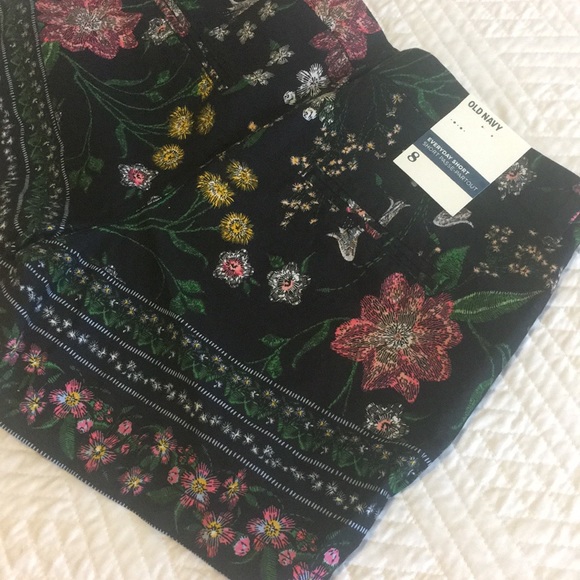 New old navy shorts! - Picture 2 of 3